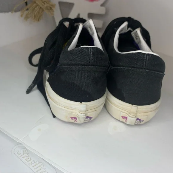 VANS skate shoes.US kids size 13.5. Decor on shoe-flowers, positive vibes - Picture 11 of 15